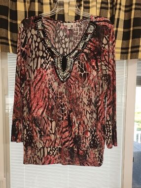 22-2 4Dressbarn Beaded V-Neck Printed Tunic in Red and Black